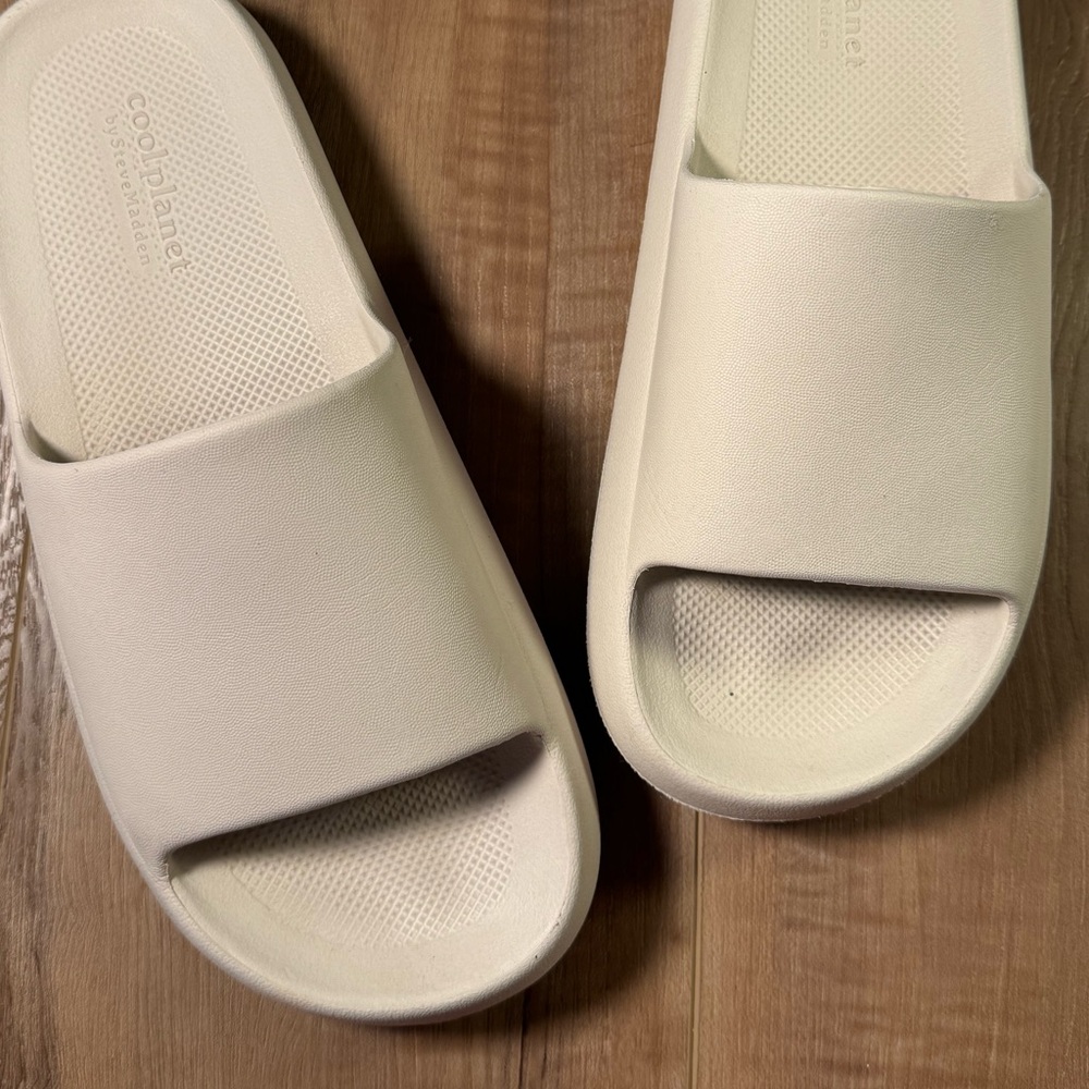 cool planet by Steve Madden Cloudd Recycled Slip on Slides in Ivory
